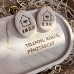 TELEFON, KULCS, PÉNZTÁRCA? ajándékbox nagy tálkával - bézs