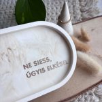 NE SIESS, ÚGYIS ELKÉSEL - közepes tálka - bézs
