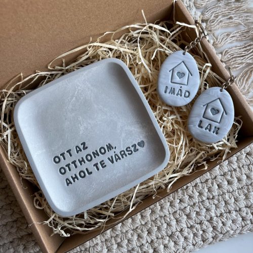 OTT AZ OTTHONOM, AHOL TE VÁRSZ box közepes ékszertartó tálkával - szürke
