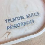 TELEFON, KULCS, PÉNZTÁRCA? - nagy tálka - bézs